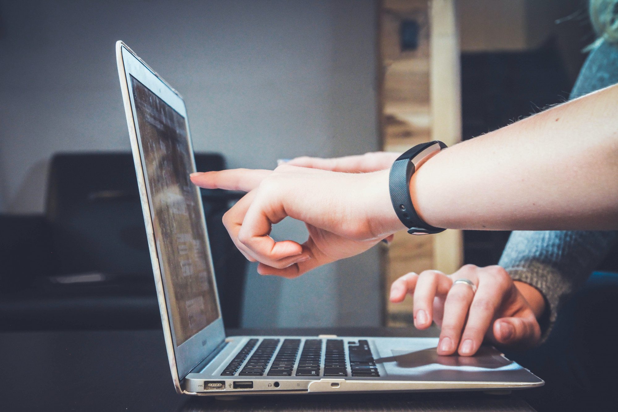Créateur de site internet VS site internet gratuit